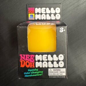 Nee Doh Mello Mallo Color-Changing Marshmallow Squishy - orange